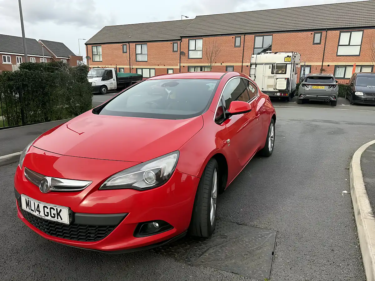 Used 2014 Vauxhall Astra Gtc Sri Red - Interior and Exterior details 2