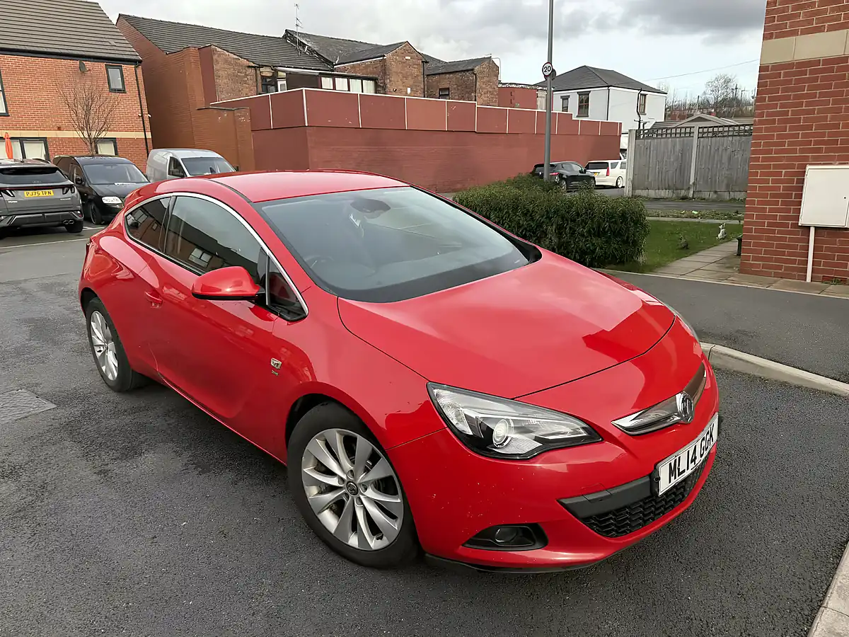 Used 2014 Vauxhall Astra Gtc Sri Red - Interior and Exterior details 3