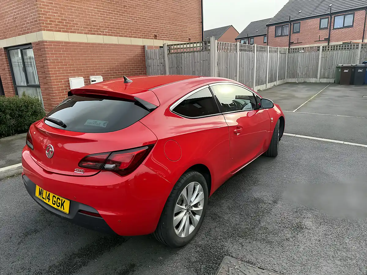 Used 2014 Vauxhall Astra Gtc Sri Red - Interior and Exterior details 9