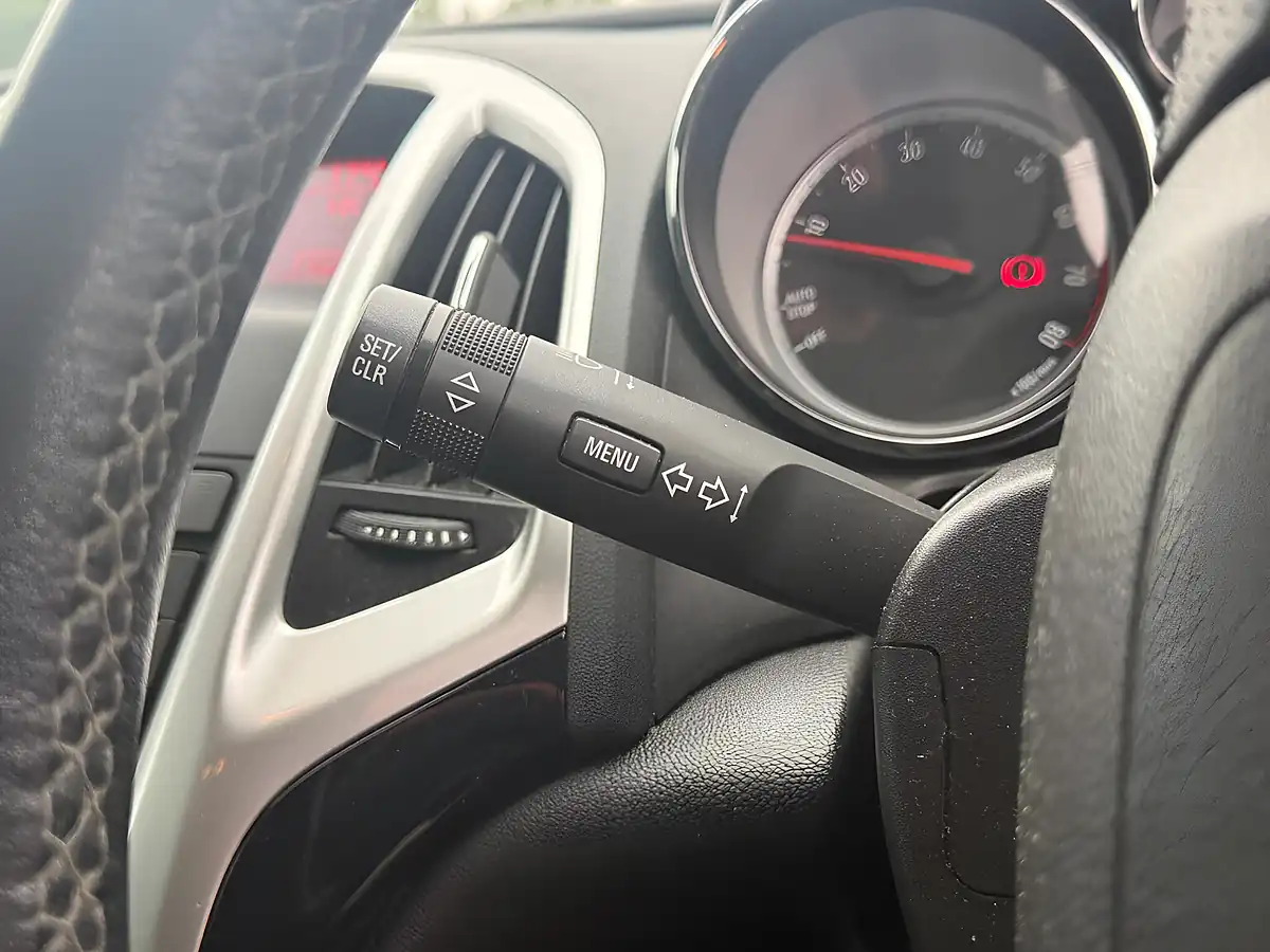Used 2014 Vauxhall Astra Gtc Sri Red - Interior and Exterior details 15