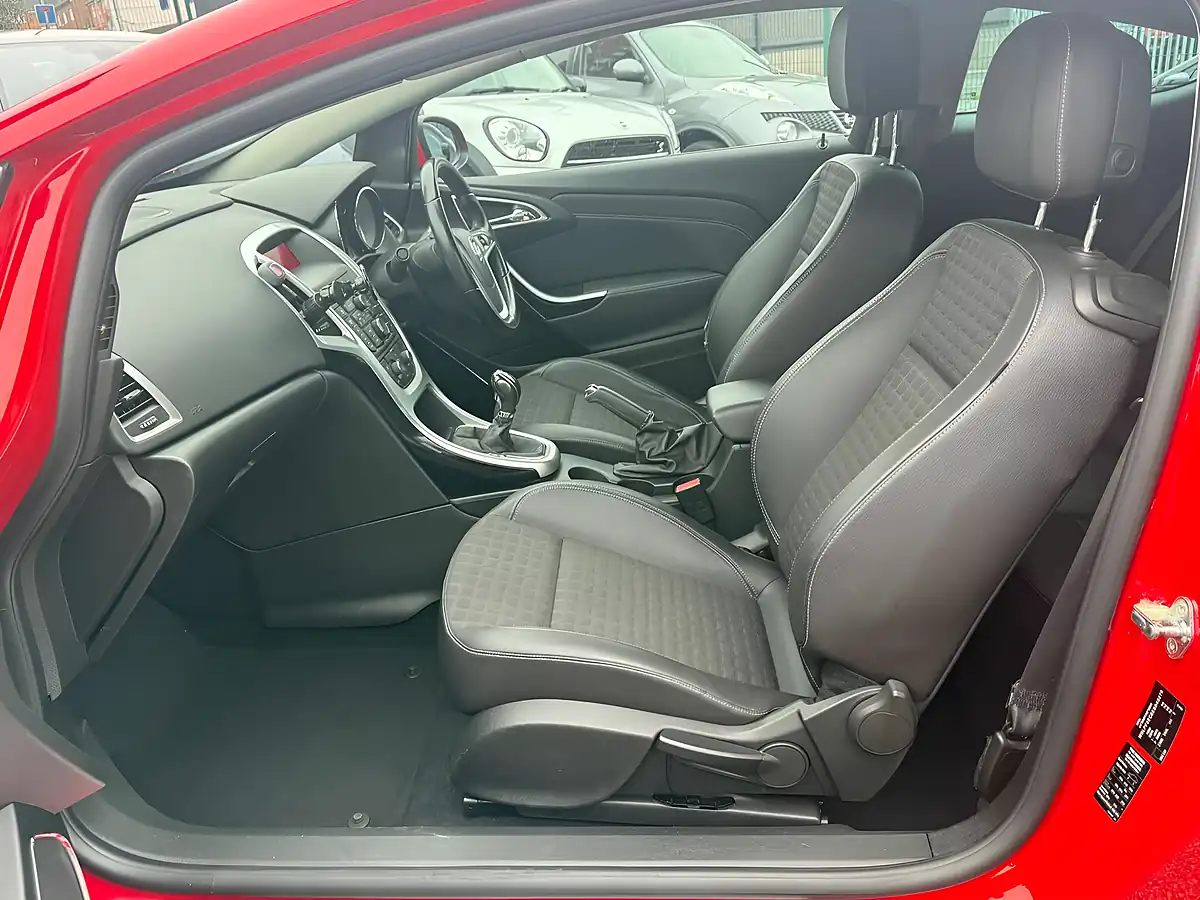Used 2014 Vauxhall Astra Gtc Sri Red - Interior and Exterior details 18