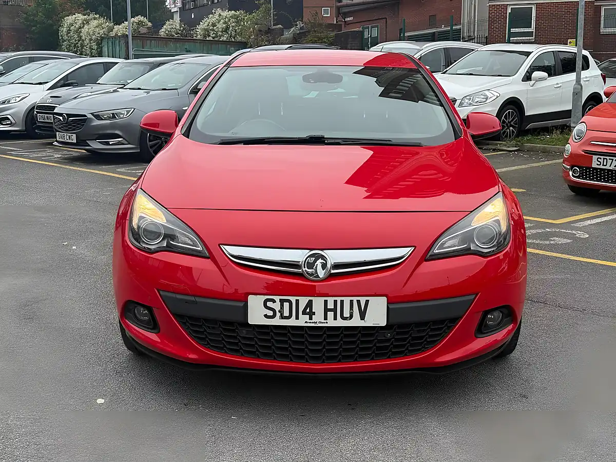 Used 2014 Vauxhall Astra Gtc Sri Red - Interior and Exterior details 2
