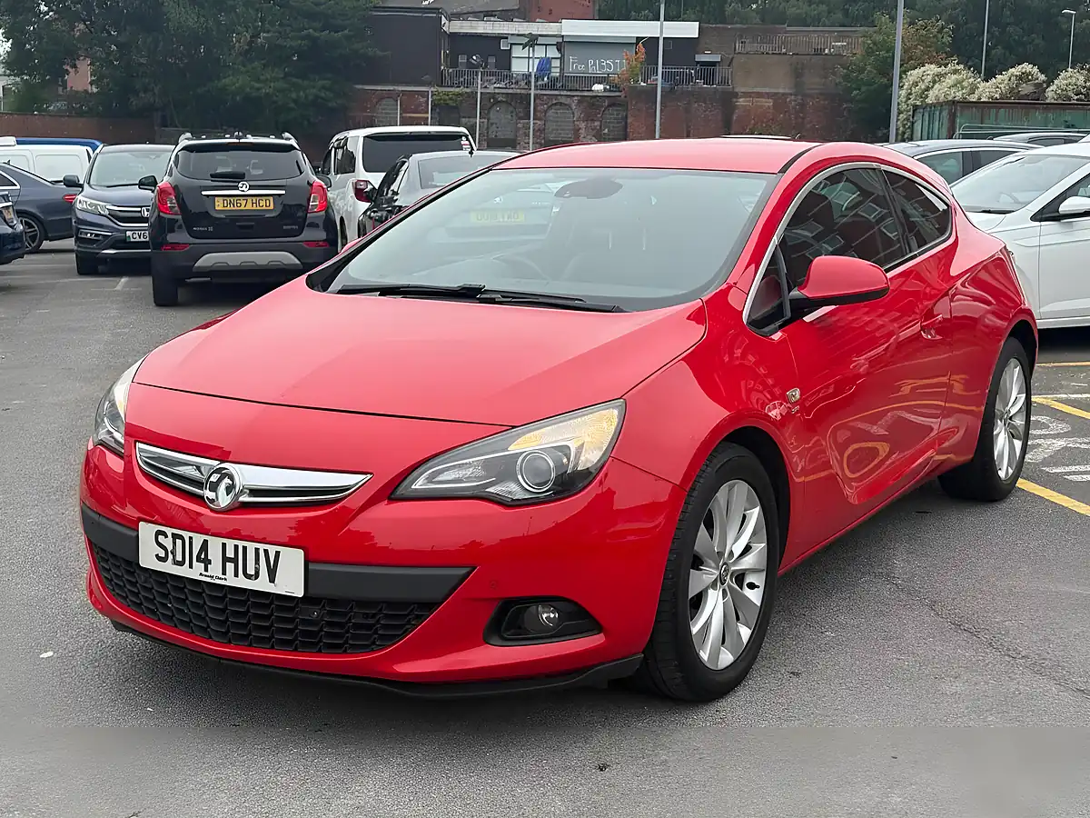 Used 2014 Vauxhall Astra Gtc Sri Red - Interior and Exterior details 3