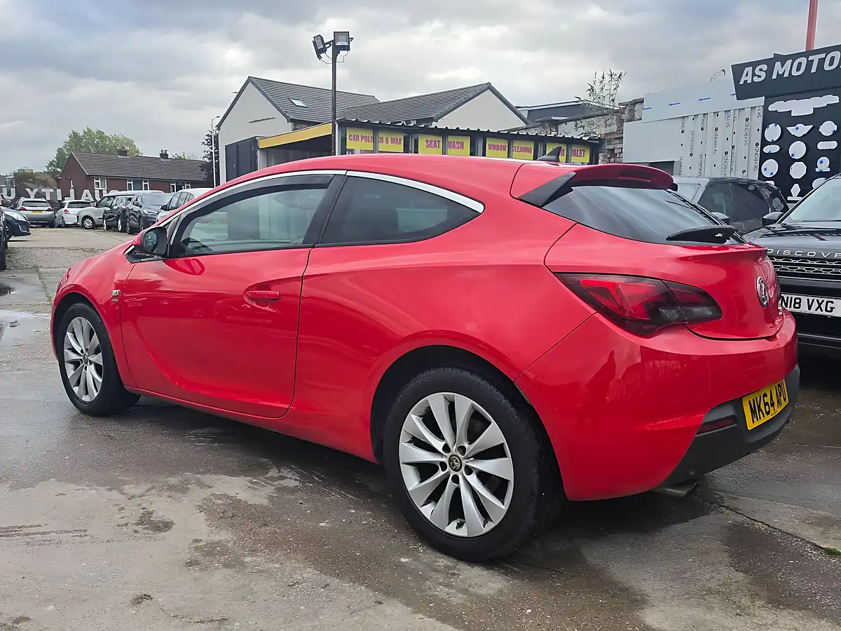 Used 2014 Vauxhall Astra Gtc Sri Red - Interior and Exterior details 5