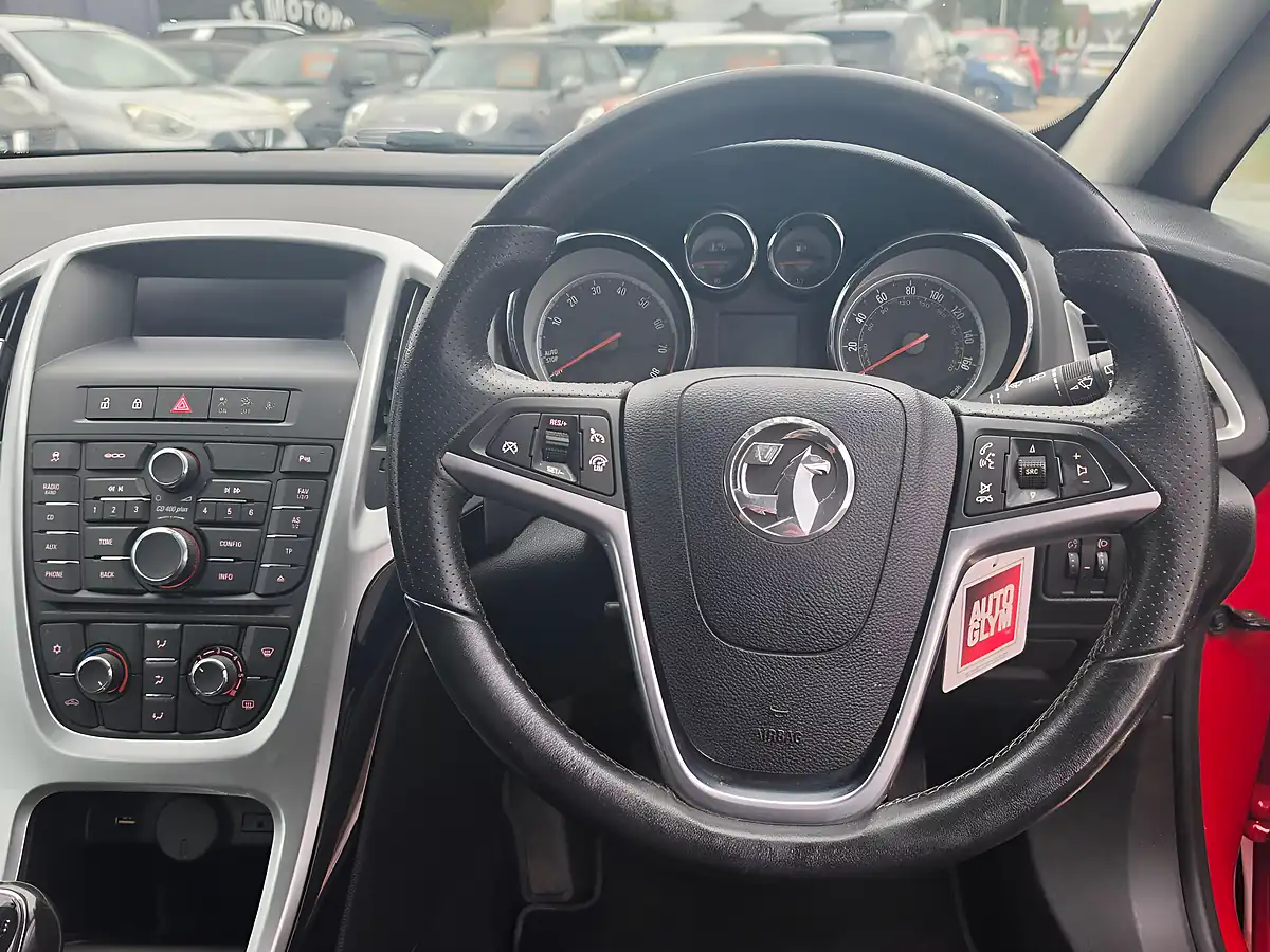 Used 2014 Vauxhall Astra Gtc Sri Red - Interior and Exterior details 9