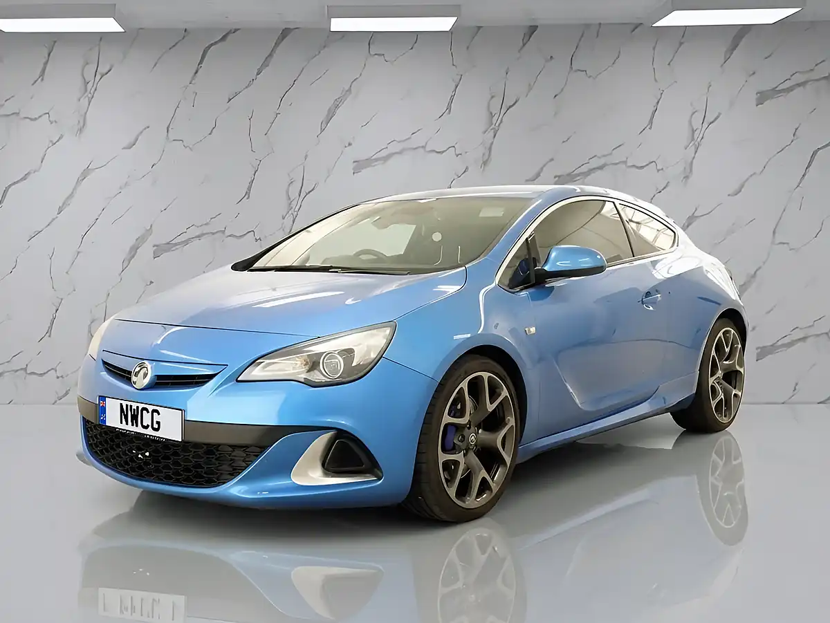Used 2014 Vauxhall Astra Gtc Vxr Blue - Interior and Exterior details 2