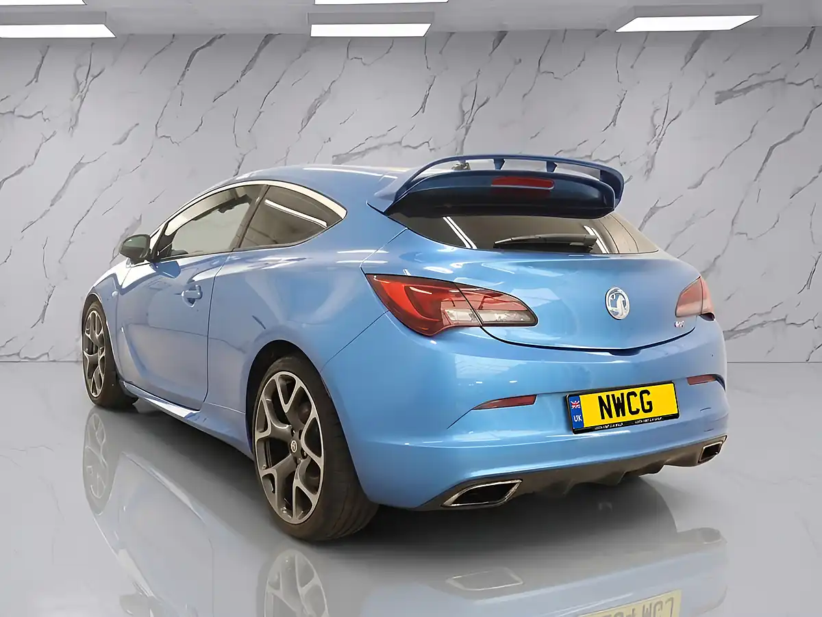 Used 2014 Vauxhall Astra Gtc Vxr Blue - Interior and Exterior details 3