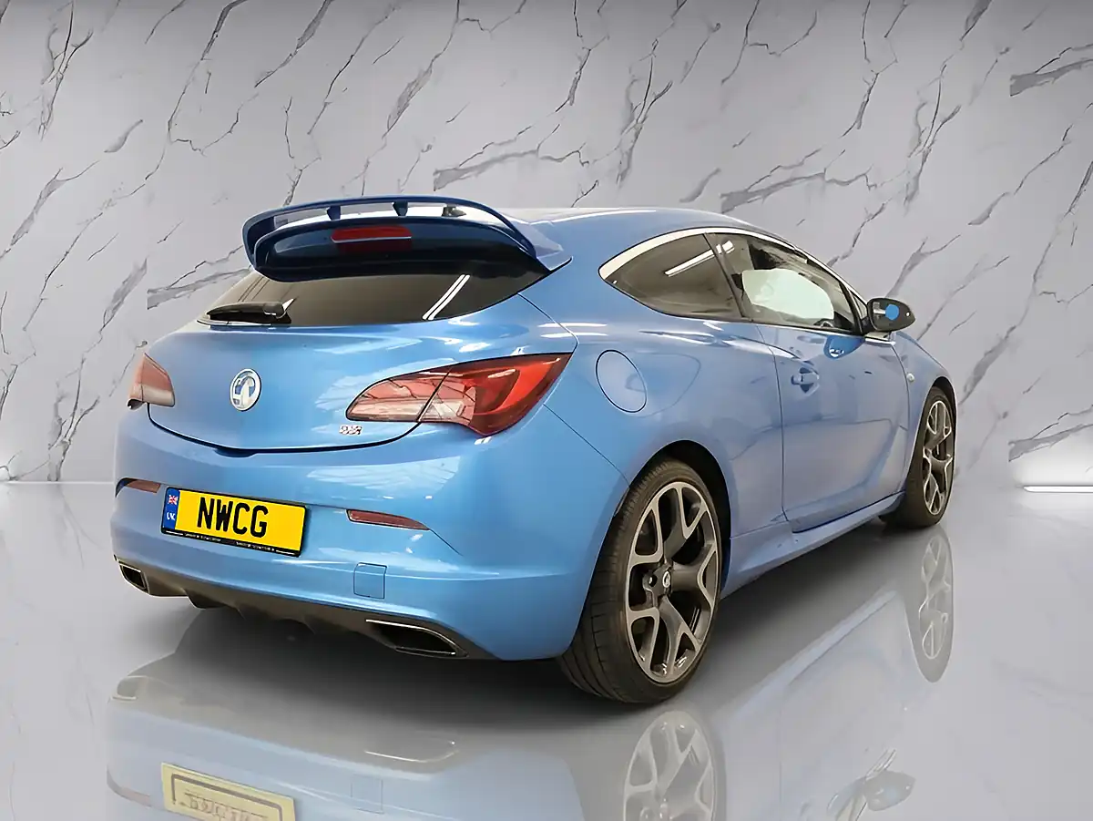 Used 2014 Vauxhall Astra Gtc Vxr Blue - Interior and Exterior details 4