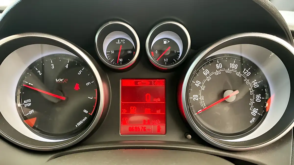 Used 2014 Vauxhall Astra Gtc Vxr Blue - Interior and Exterior details 8
