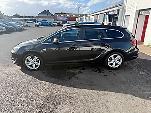Used 2014 Vauxhall Astra Sri Black - Interior and Exterior details 8