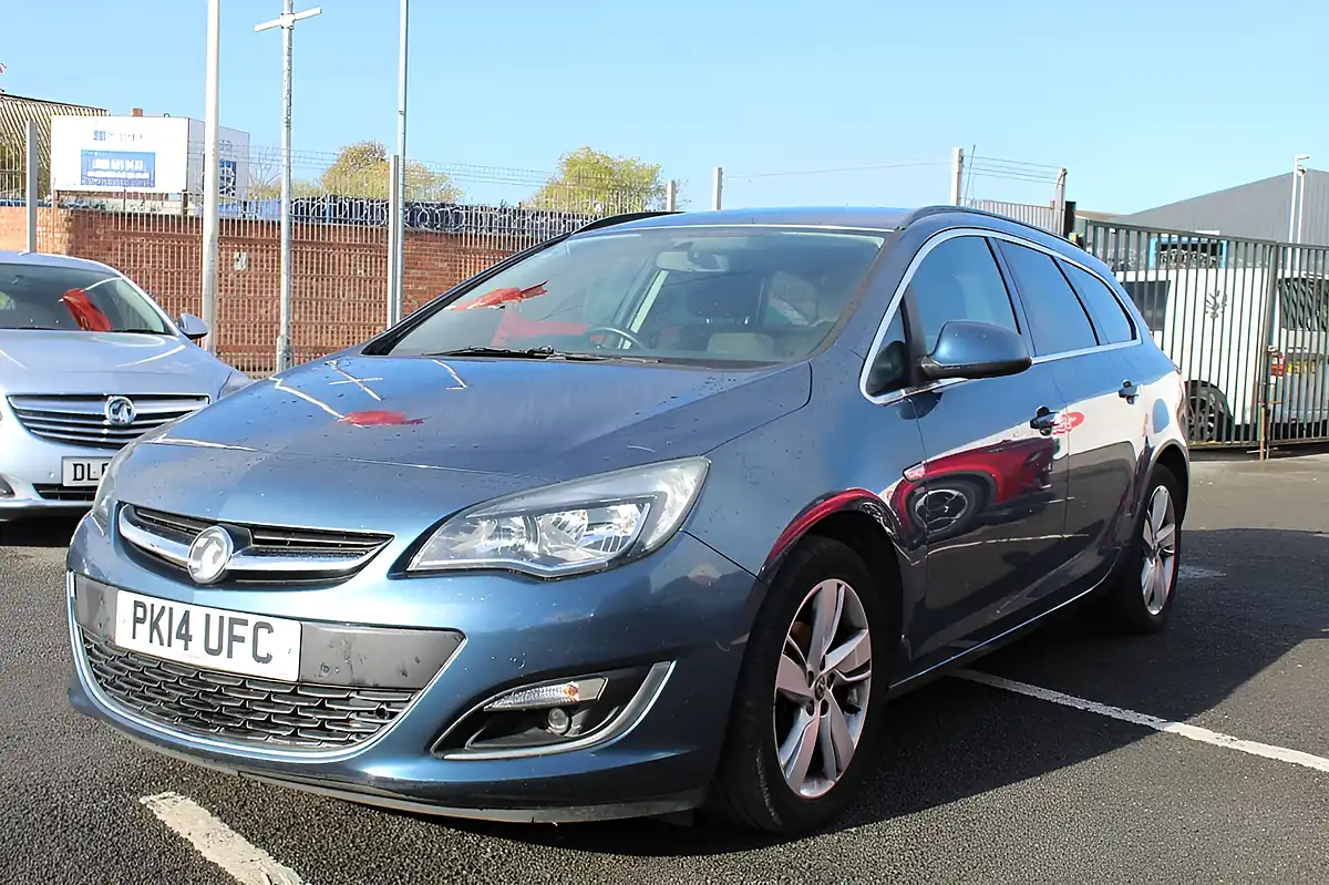 Used 2014 Vauxhall Astra Sri Blue - Interior and Exterior details 3