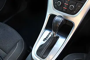 Used 2014 Vauxhall Astra Sri Blue - Interior and Exterior details 4
