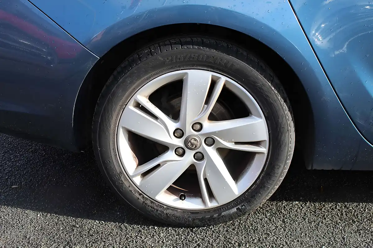 Used 2014 Vauxhall Astra Sri Blue - Interior and Exterior details 9