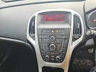 Used 2014 Vauxhall Astra Sri Green - Interior and Exterior details 11