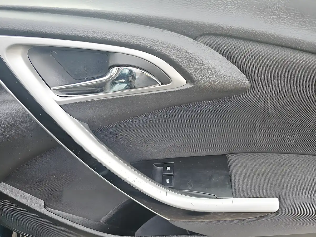 Used 2014 Vauxhall Astra Sri Green - Interior and Exterior details 14