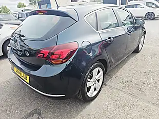 Used 2014 Vauxhall Astra Sri Green - Interior and Exterior details 2