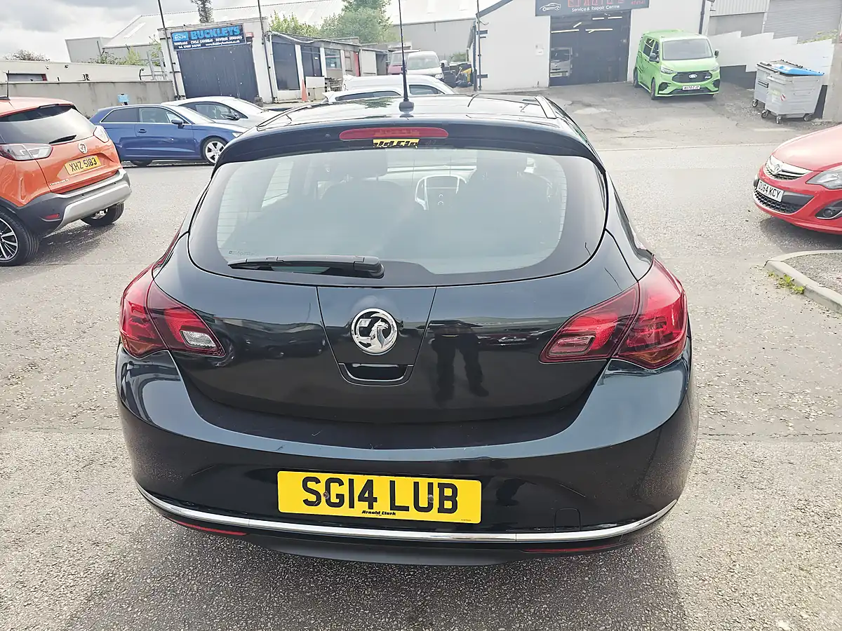 Used 2014 Vauxhall Astra Sri Green - Interior and Exterior details 3