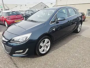 Used 2014 Vauxhall Astra Sri Green - Interior and Exterior details 5