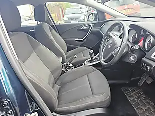 Used 2014 Vauxhall Astra Sri Green - Interior and Exterior details 9