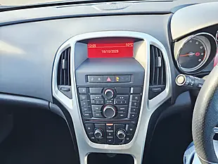 Used 2014 Vauxhall Astra Sri Green - Interior and Exterior details 12