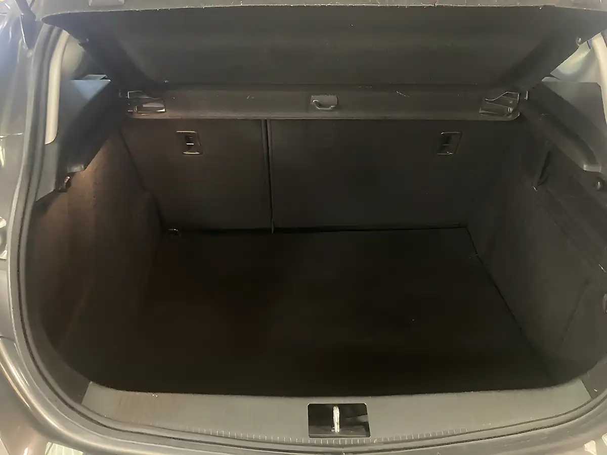 Used 2014 Vauxhall Astra Sri Grey - Interior and Exterior details 13