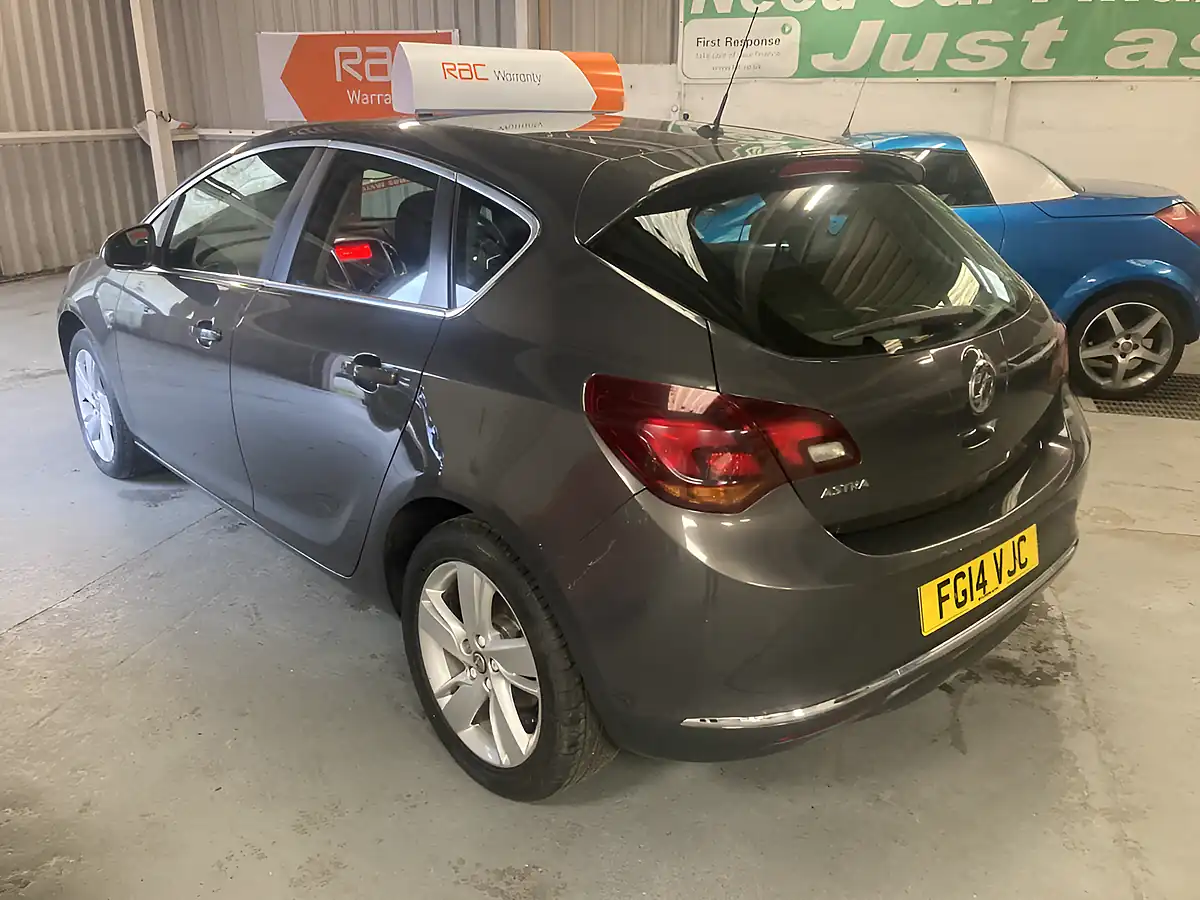 Used 2014 Vauxhall Astra Sri Grey - Interior and Exterior details 3