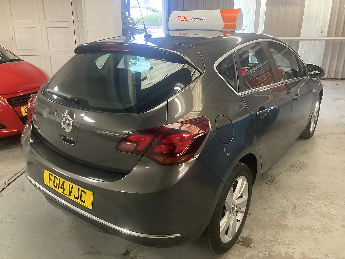 Used 2014 Vauxhall Astra Sri Grey - Interior and Exterior details 5
