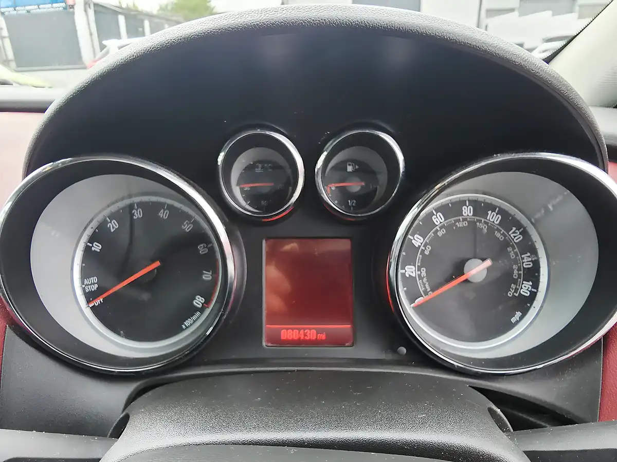 Used 2014 Vauxhall Astra Sri Gtc Black - Interior and Exterior details 12