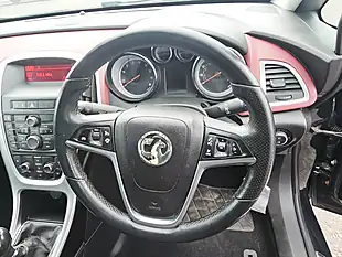 Used 2014 Vauxhall Astra Sri Gtc Black - Interior and Exterior details 13