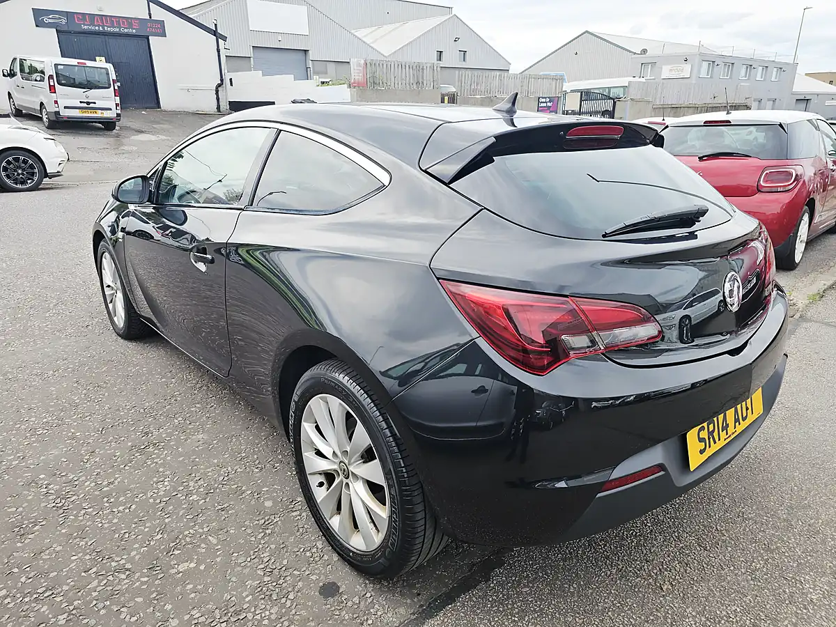 Used 2014 Vauxhall Astra Sri Gtc Black - Interior and Exterior details 2