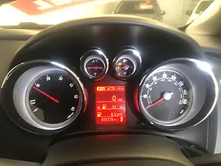 Used 2014 Vauxhall Astra Sri Red - Interior and Exterior details 10