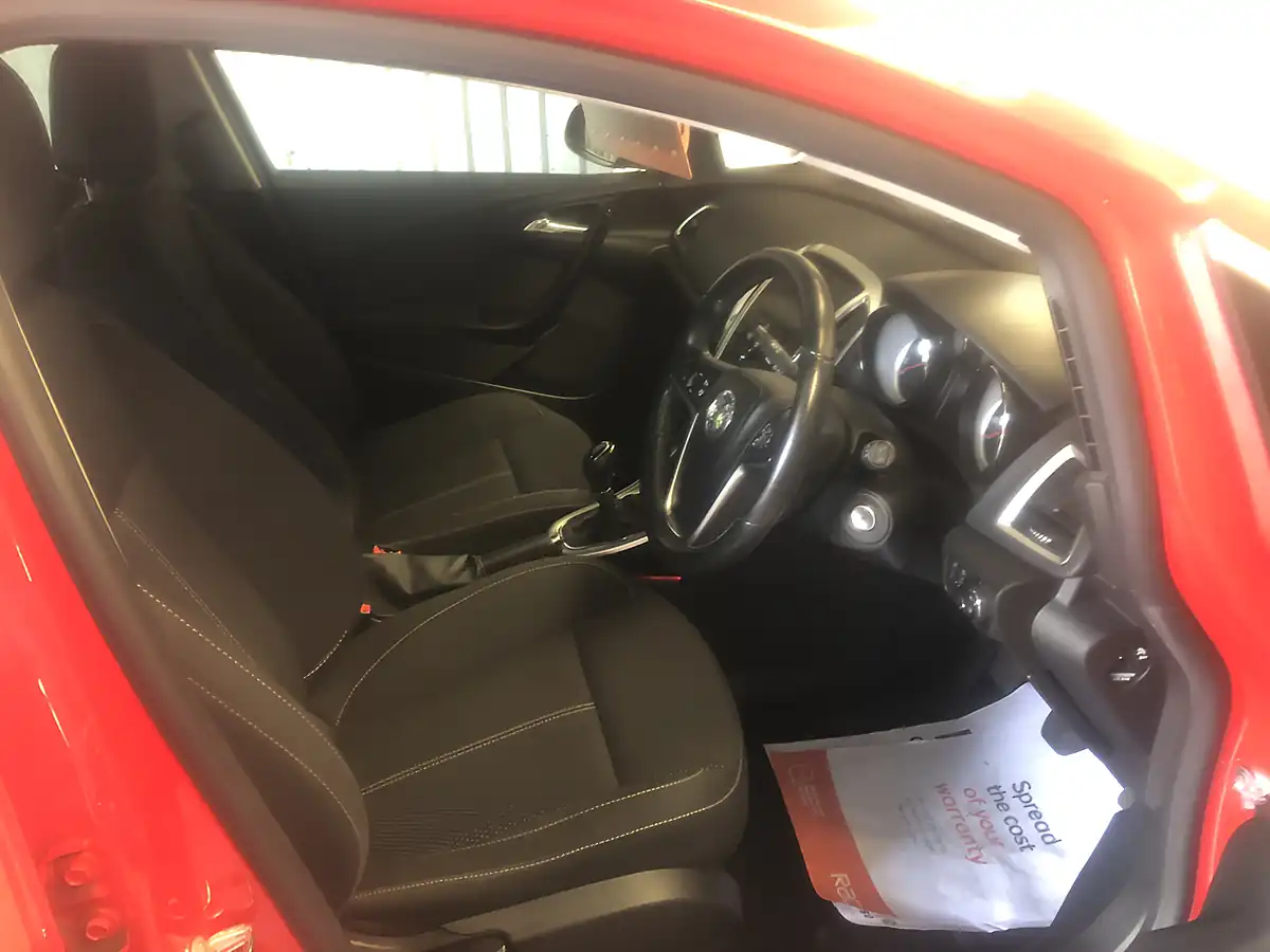 Used 2014 Vauxhall Astra Sri Red - Interior and Exterior details 9