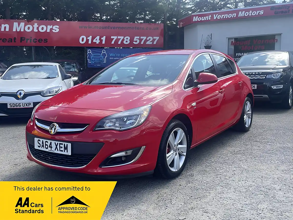 Used 2014 Vauxhall Astra Sri Red - Front View