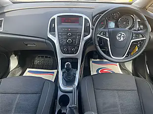 Used 2014 Vauxhall Astra Sri Red - Interior and Exterior details 13