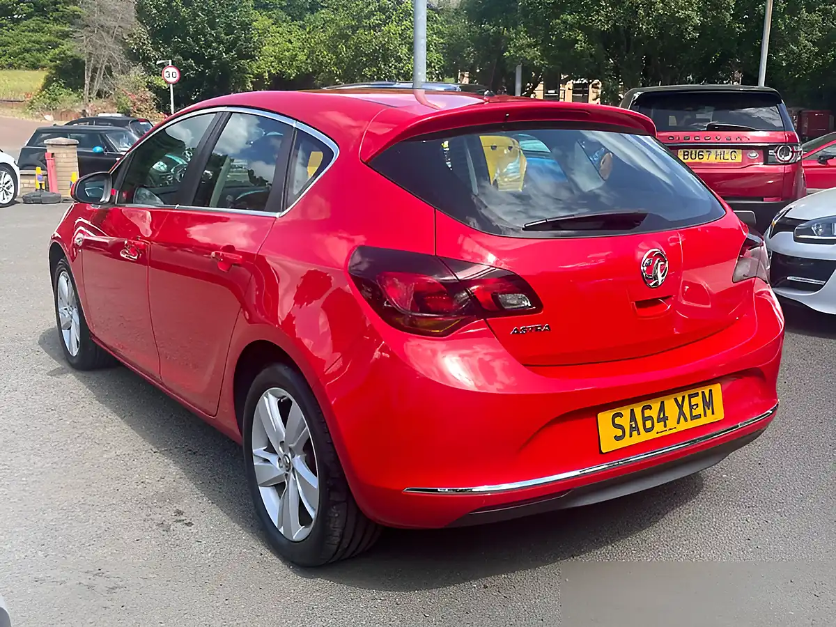 Used 2014 Vauxhall Astra Sri Red - Interior and Exterior details 4