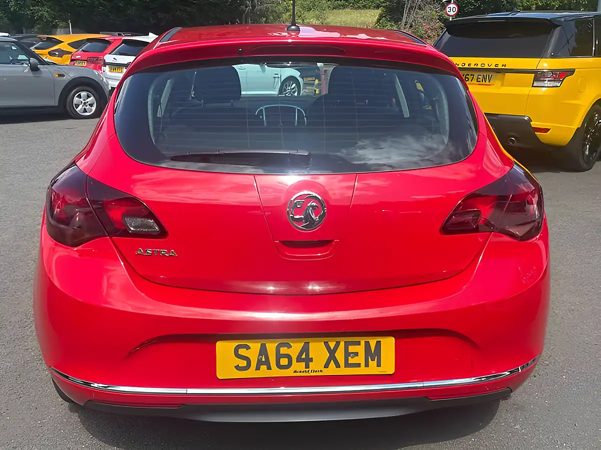 Used 2014 Vauxhall Astra Sri Red - Interior and Exterior details 5
