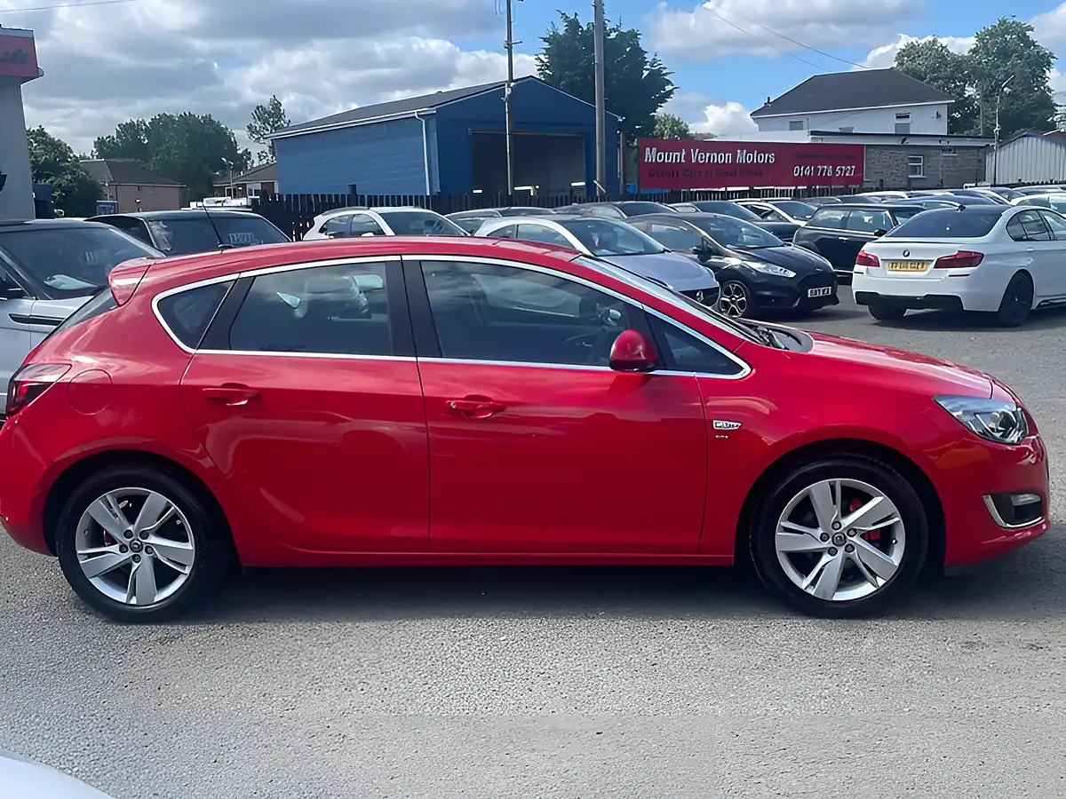 Used 2014 Vauxhall Astra Sri Red - Interior and Exterior details 6