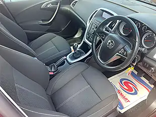 Used 2014 Vauxhall Astra Sri Red - Interior and Exterior details 9