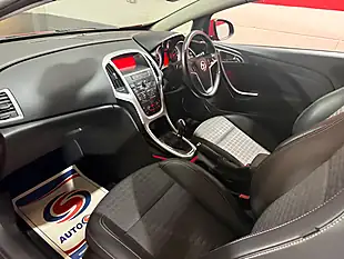 Used 2014 Vauxhall Astra Sri Red - Interior and Exterior details 10