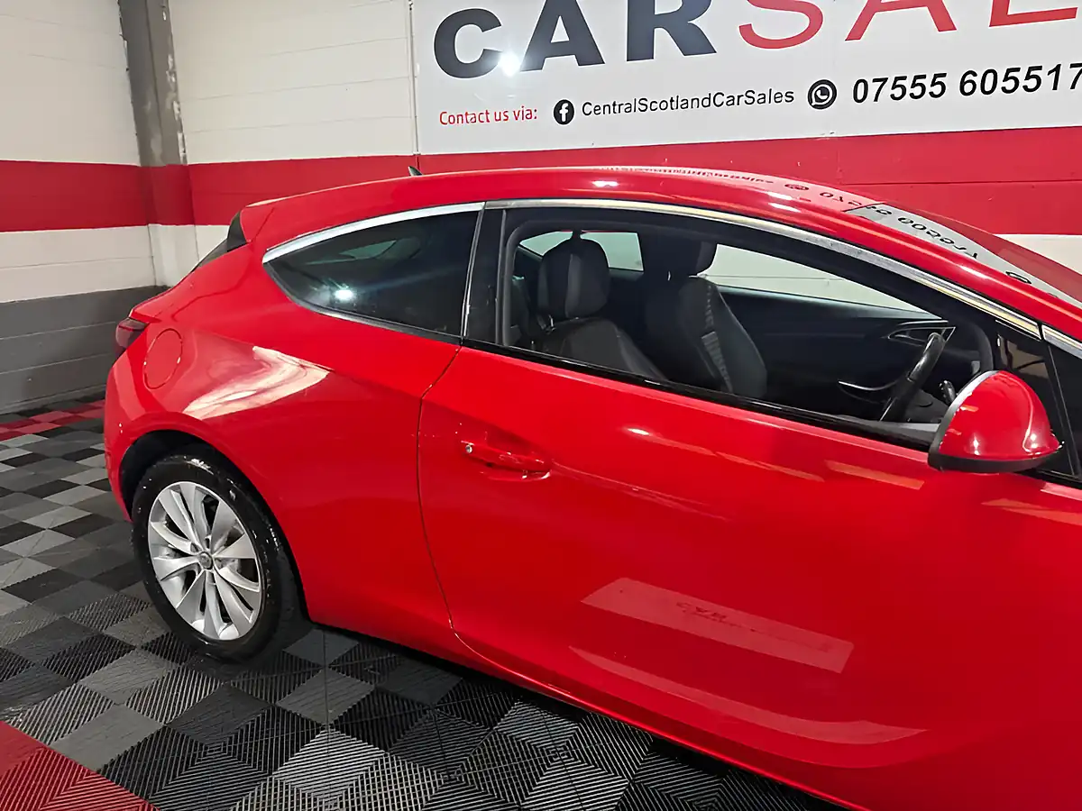 Used 2014 Vauxhall Astra Sri Red - Interior and Exterior details 18