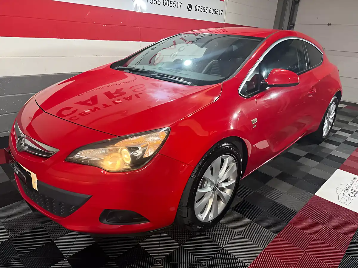 Used 2014 Vauxhall Astra Sri Red - Interior and Exterior details 2