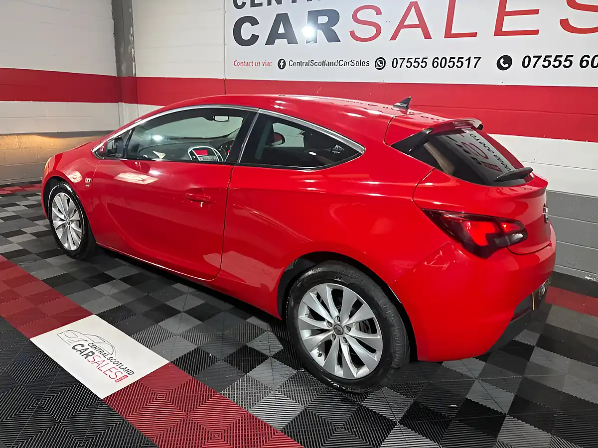Used 2014 Vauxhall Astra Sri Red - Interior and Exterior details 7