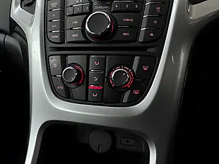 Used 2014 Vauxhall Astra Sri Red - Interior and Exterior details 15