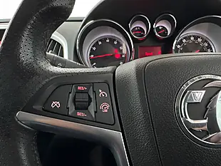 Used 2014 Vauxhall Astra Sri Red - Interior and Exterior details 17