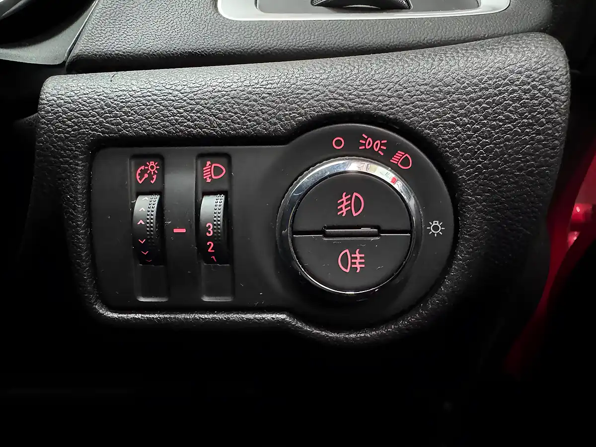 Used 2014 Vauxhall Astra Sri Red - Interior and Exterior details 18