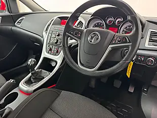 Used 2014 Vauxhall Astra Sri Red - Interior and Exterior details 3