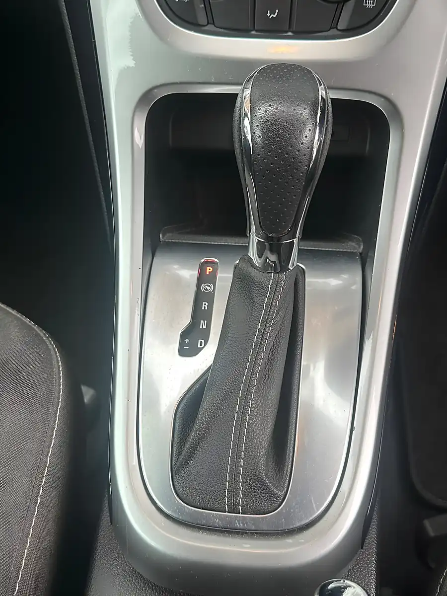 Used 2014 Vauxhall Astra Sri Silver - Interior and Exterior details 10