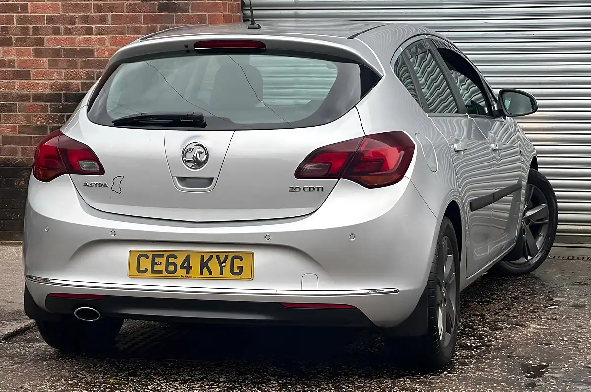 Used 2014 Vauxhall Astra Sri Silver - Interior and Exterior details 11