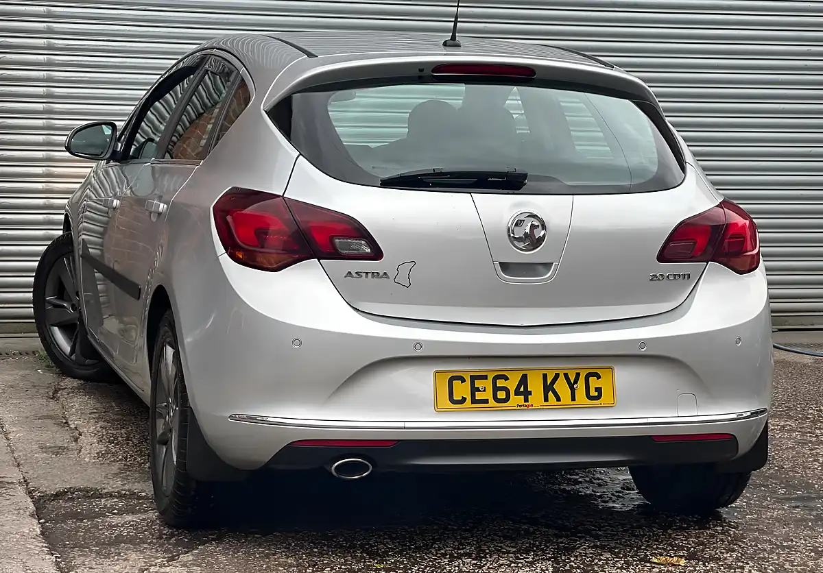 Used 2014 Vauxhall Astra Sri Silver - Interior and Exterior details 12