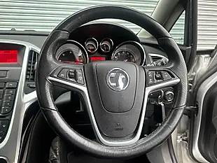 Used 2014 Vauxhall Astra Sri Silver - Interior and Exterior details 16